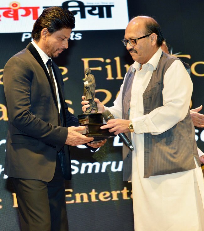 अवॉर्ड समारोह में शाहरुख संग थिरके अमर सिंह