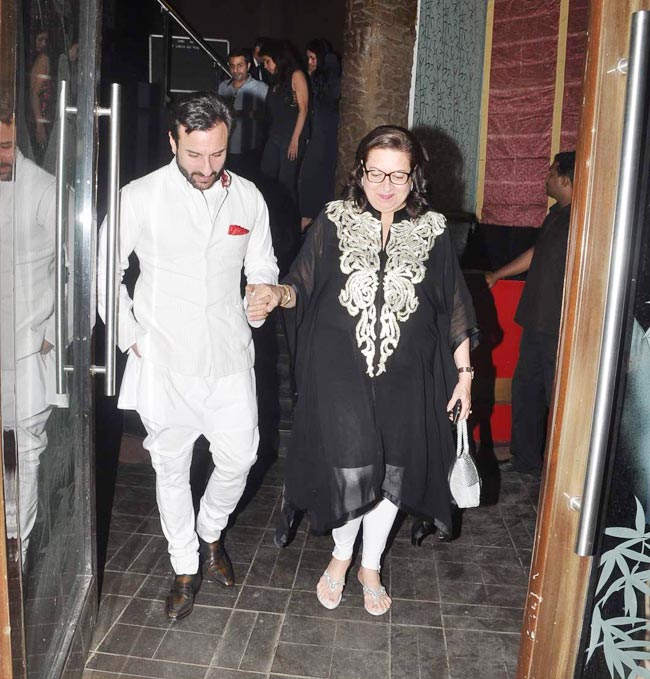 करीना-करिश्मा ने सैफ संग मनाया मां का बर्थडे