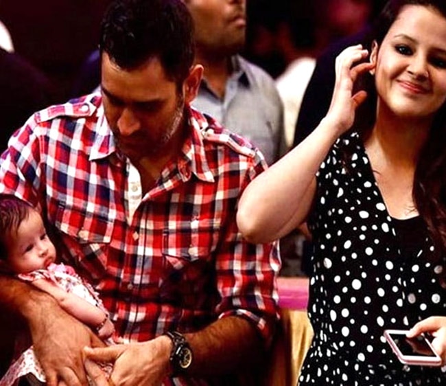 साक्षी धोनी ने शेयर की बेटी जिवा की नई तस्वीरें...