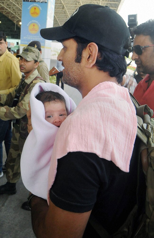 साक्षी धोनी ने शेयर की बेटी जिवा की नई तस्वीरें...