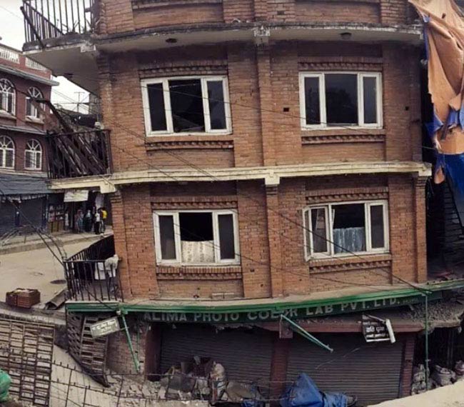 भारत और नेपाल में भूकंप ने मचाई भारी तबाही