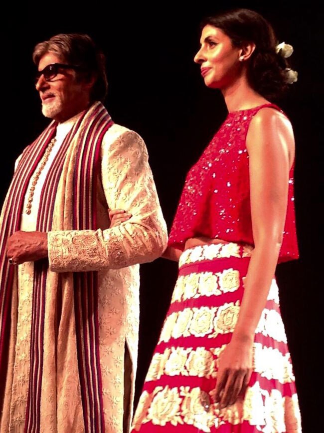 बेटियों की खातिर रैंप पर उतरे सेलिब्रिटी पैरेंट्स