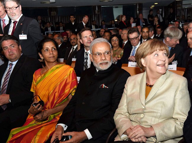 जर्मनी के हैनोवर मेले में PM मोदी का खास अंदाज
