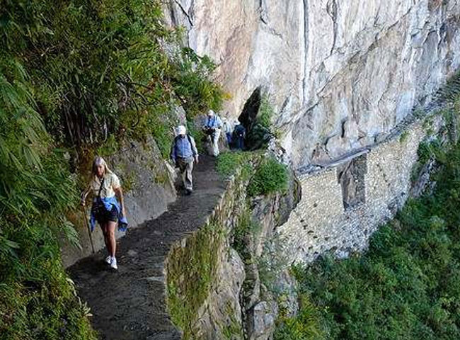 दुनिया की 10 अनोखी और शानदार सीढ़ियां...
