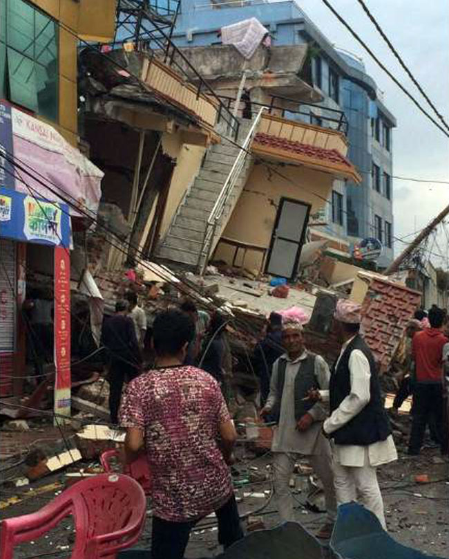 भारत और नेपाल में भूकंप ने मचाई भारी तबाही