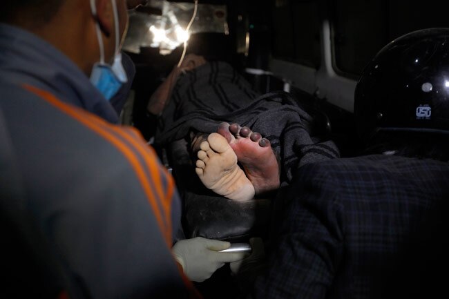 काठमांडू में 'चमत्कार', 84 घंटे बाद मलबे से जिंदा निकला युवक