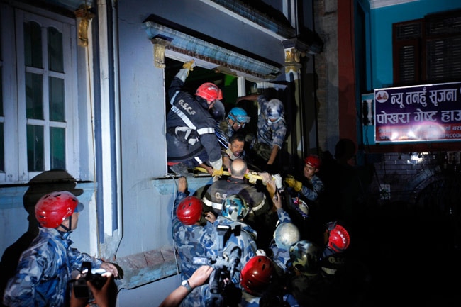 काठमांडू में 'चमत्कार', 84 घंटे बाद मलबे से जिंदा निकला युवक