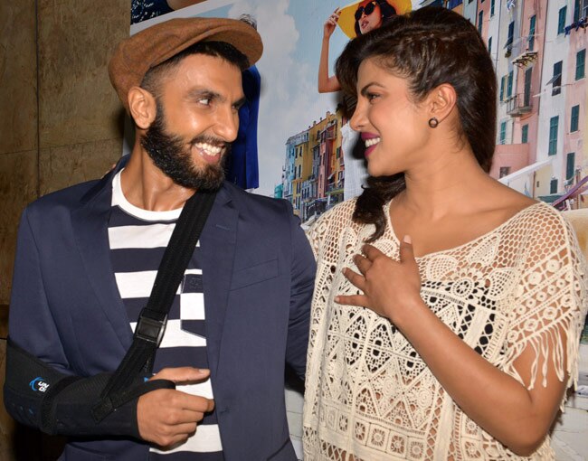 'दिल धड़कने दो' के ट्रेलर की स्क्रीनिंग पर जुटे सितारे...