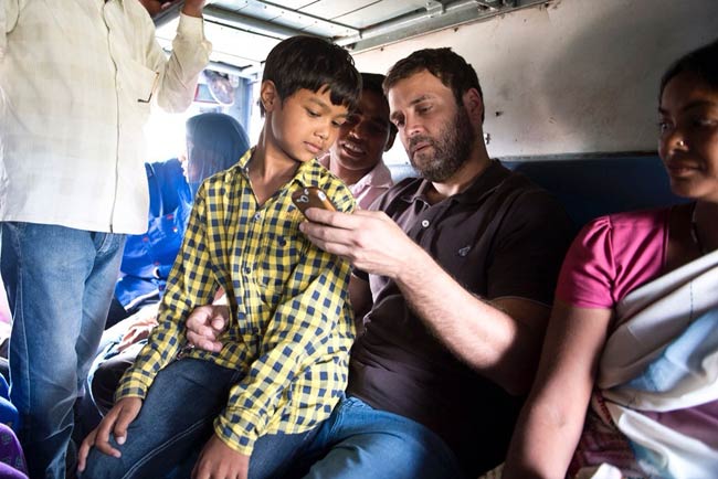 ...जब कांग्रेस के 'राजकुमार' ने की जनरल बोगी की सवारी