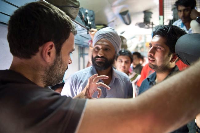 ...जब कांग्रेस के 'राजकुमार' ने की जनरल बोगी की सवारी