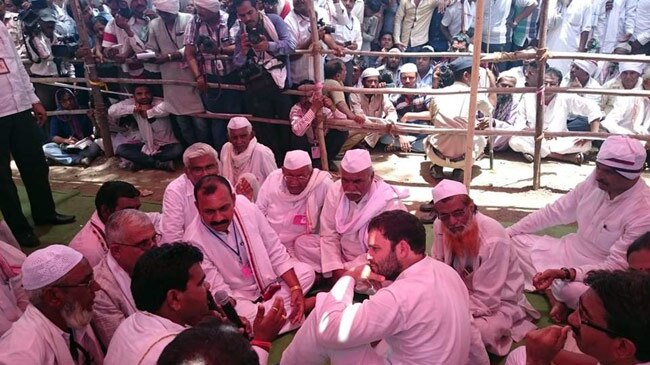 विदर्भ में पदयात्रा कर राहुल गांधी ने लिया किसानों के हालात का जायजा