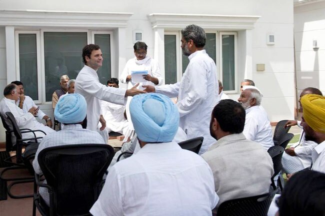 छुट्टी से लौटे राहुल गांधी का पहला 'पब्लिक अपीरिएंस'