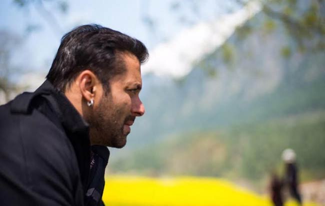 हसीं वादियों में आ गए हैं सलमान, देखें तस्वीरें