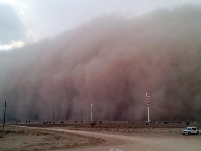 जैसलमेर में आफत बनकर आया रेत का तूफान