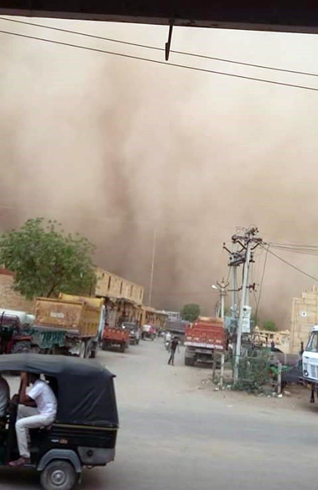 जैसलमेर में आफत बनकर आया रेत का तूफान