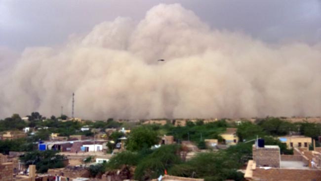 जैसलमेर में आफत बनकर आया रेत का तूफान