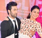 जब रणबीर कपूर ने अनुष्का को गोद में उठा लिया, देखें तस्वीरें