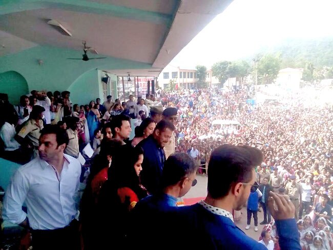 अर्पिता के रिसेप्शन में  हिमाचल पहुंचे सलमान, देखें तस्वीरें