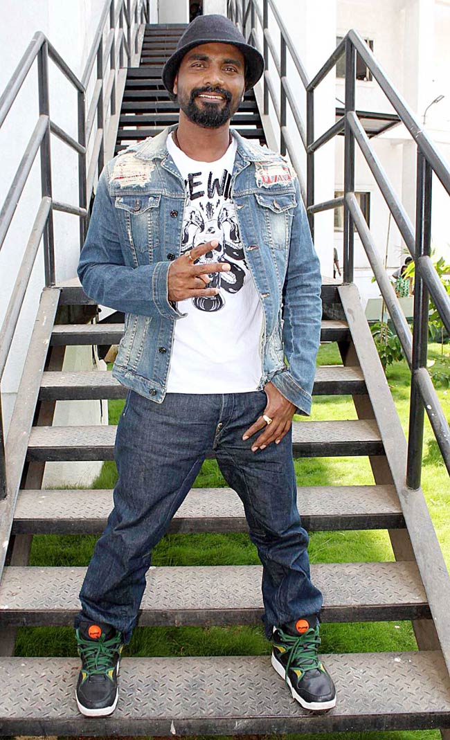 ABCD-2 के प्रमोशन के लिए नच बलिए पहुंचे वरुण-श्रद्धा