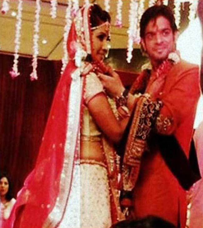 टीवी एक्टर करण पटेल अंकिता भारगव से शादी के बंधन में बंधे, देखें तस्वीरें