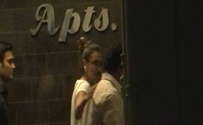 सलमान खान से मिलने आया पूरा बॉलीवुड