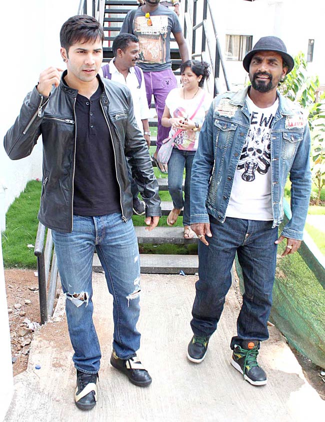 ABCD-2 के प्रमोशन के लिए नच बलिए पहुंचे वरुण-श्रद्धा