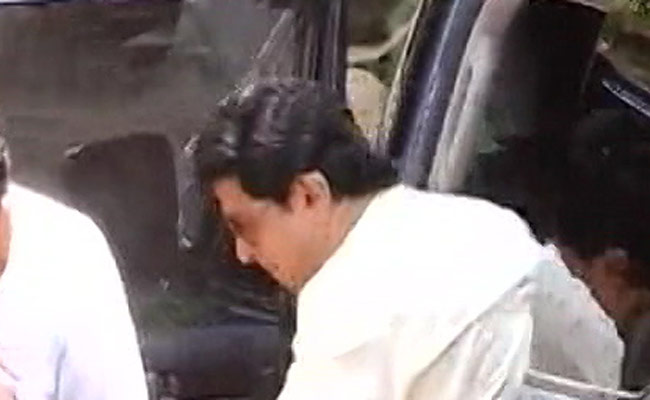 सलमान खान से मिलने आया पूरा बॉलीवुड