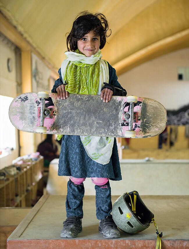 अफगान लड़कियों को भी है स्केटिंग का शौक