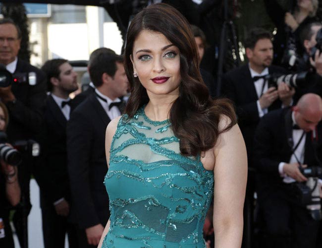 'कान फेस्टिवल' में देखें ऐश्वर्या का ये जानदार लुक