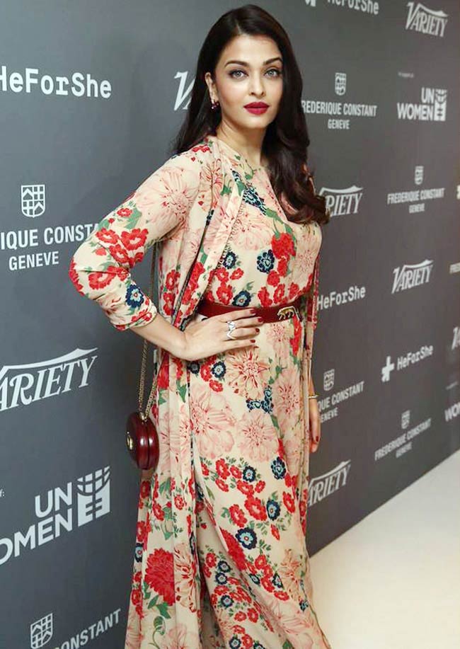 'कान फेस्टिवल' में देखें ऐश्वर्या का ये जानदार लुक