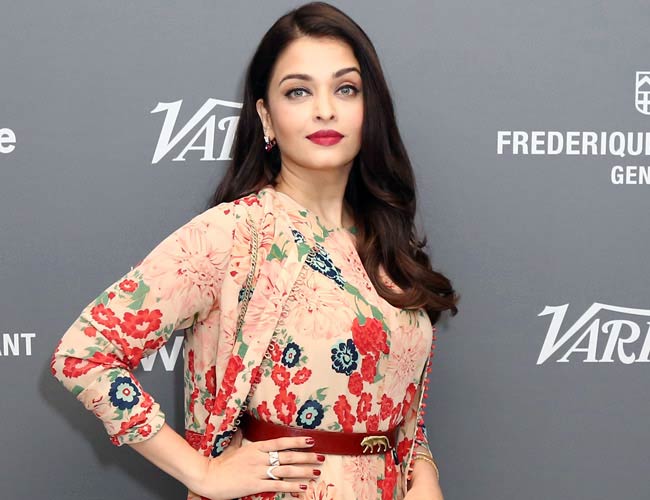 'कान फेस्टिवल' में देखें ऐश्वर्या का ये जानदार लुक