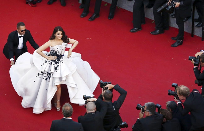 ऐश्वर्या का यह अवतार देखकर आप भी कहेंगे यह है रेड कारपेट क्वीन