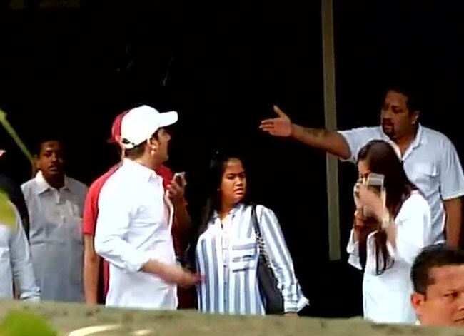 Hit & Run case: फैसले के दिन सुबह से शाम ऐसे नजर आए 'भाईजान'