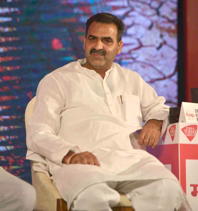 मंथन: बीरेंद्र सिंह बोले- कांग्रेस ने खोया किसानों का भरोसा