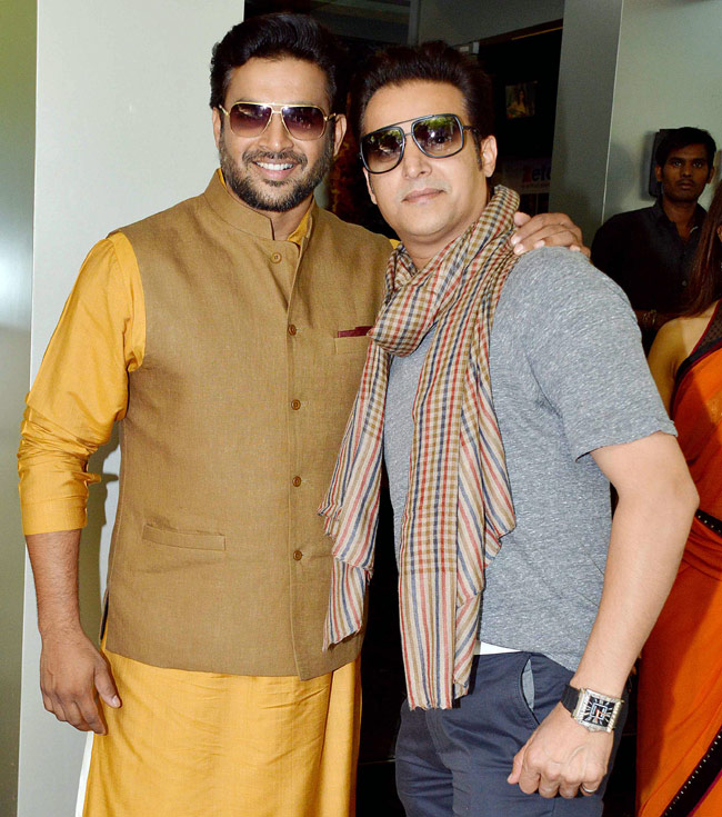 सिलेब्रिटीज की रौनक, कहीं प्रमोशन तो कहीं स्टाइल, देखें तस्वीरें