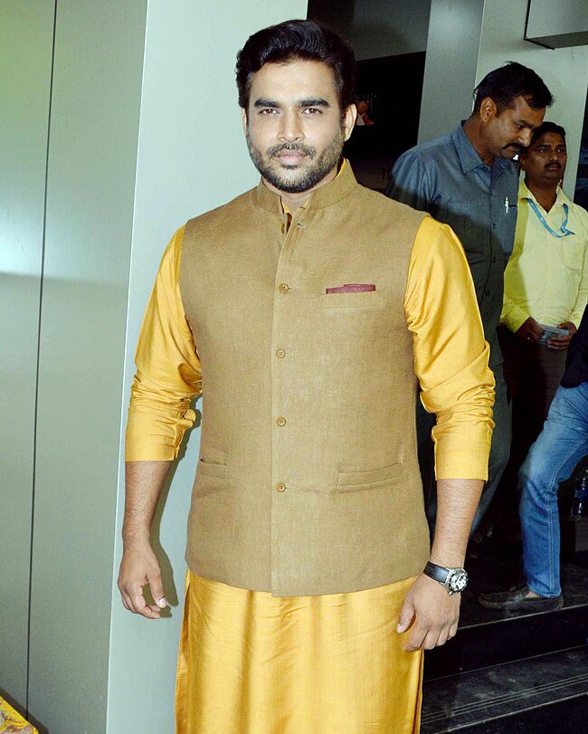 सिलेब्रिटीज की रौनक, कहीं प्रमोशन तो कहीं स्टाइल, देखें तस्वीरें