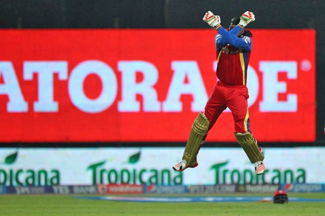 सेंचुरी ठोक क्रिस गेल ने मनाया 'रोनाल्डो' वाला जश्न...