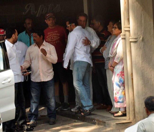 Hit & Run case: फैसले के दिन सुबह से शाम ऐसे नजर आए 'भाईजान'