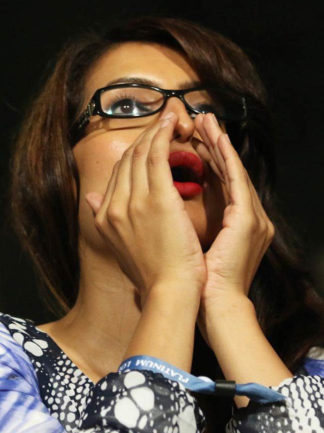 धोनी की पत्नी का 'माही' टैटू, नानी के साथ नजर आई जिवा