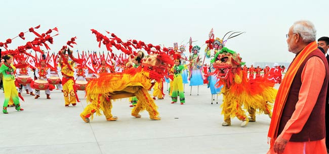 चीन में ऐसे बीता मोदी का पहला दिन