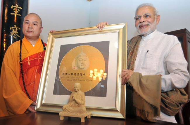 चीन में ऐसे बीता मोदी का पहला दिन