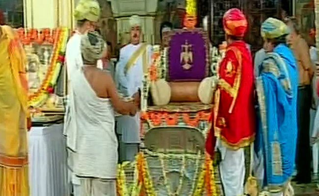 USA से आया मैसूर का राजा, राजा को सलाम करो