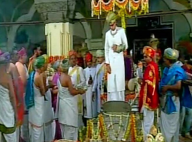 USA से आया मैसूर का राजा, राजा को सलाम करो