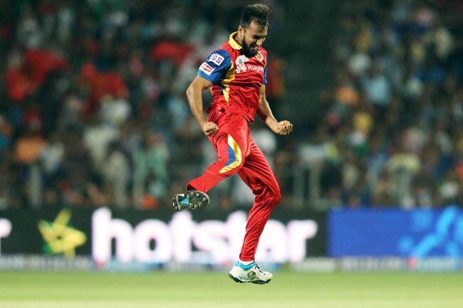 IPL-8: अनुष्का को मिली नई 'दोस्त', दीपिका के साथ देखा मैच