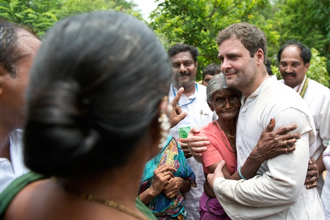 तेलंगाना में किसानों की फौज के साथ राहुल गांधी ने छेड़ा 'भूमि युद्ध'