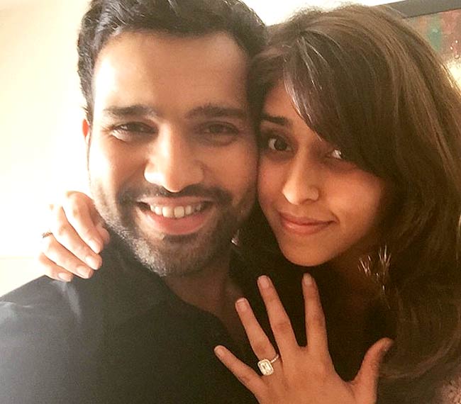 रोहित-रितिका की सगाई की तस्वीरें...