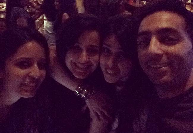 रोहित-रितिका की सगाई की तस्वीरें...