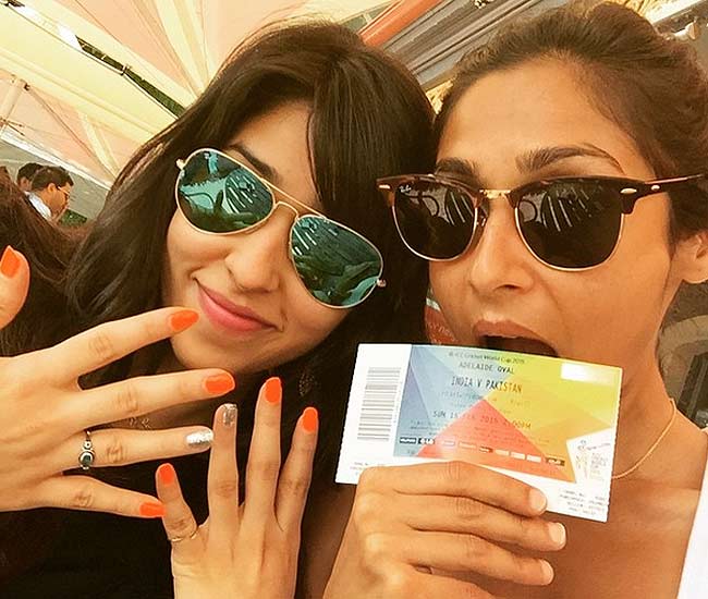 रोहित-रितिका की सगाई की तस्वीरें...