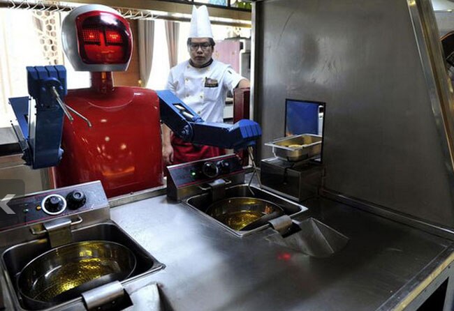 ये सब काम भी कर सकते हैं रोबोट, तस्वीरें कर देंगी हैरान