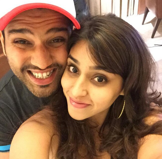 रोहित-रितिका की सगाई की तस्वीरें...